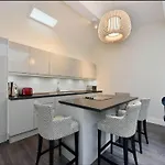 South Kensington Flat 3 Bedrooms & Outdoor Terrace