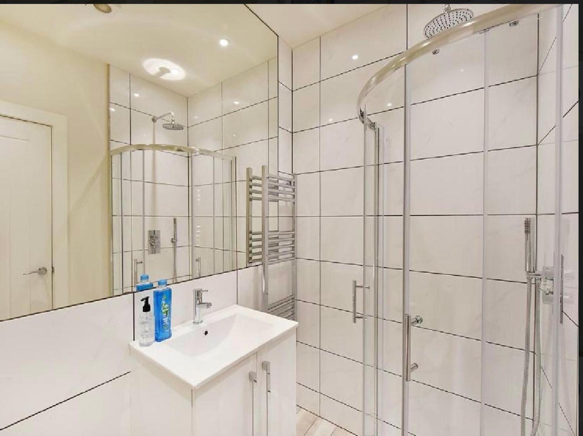 South Kensington Flat 3 Bedrooms & Outdoor Terrace *